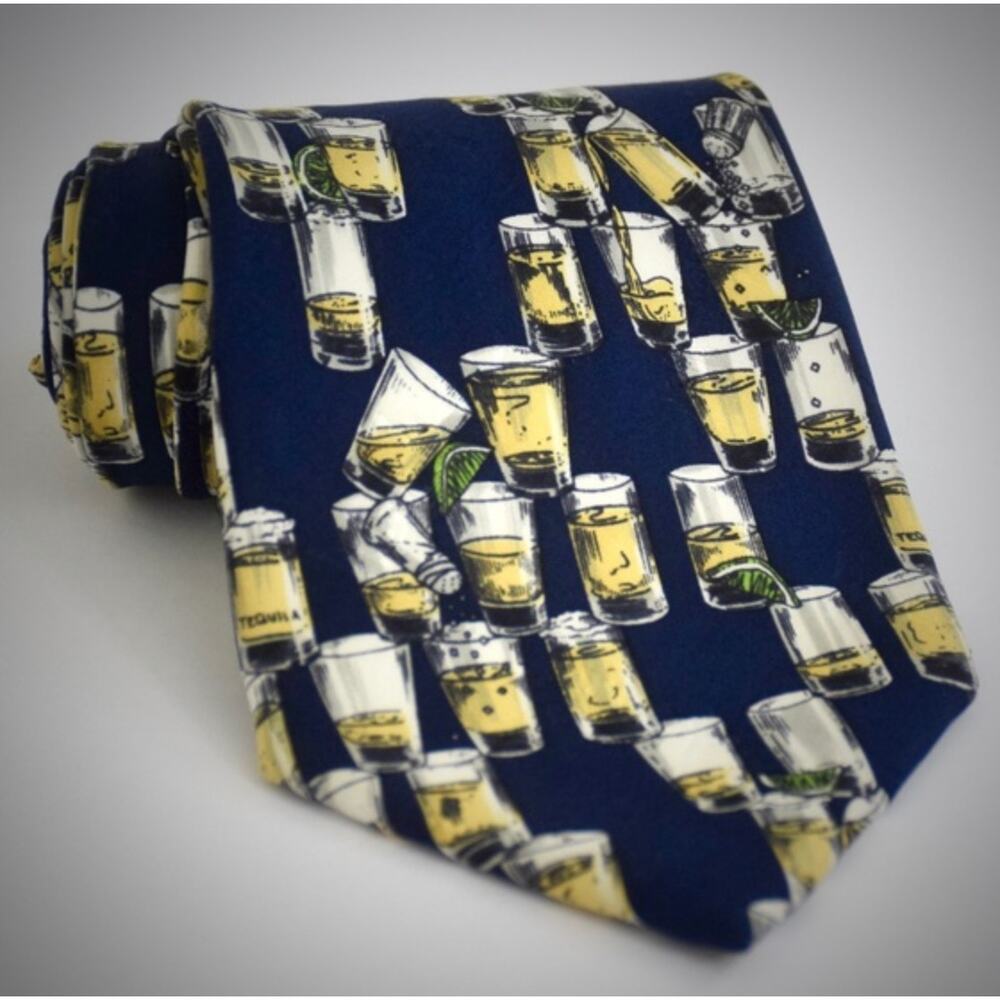 Vintage Nicole Miller 100% Silk Tie - Fun Beer Mug Pattern